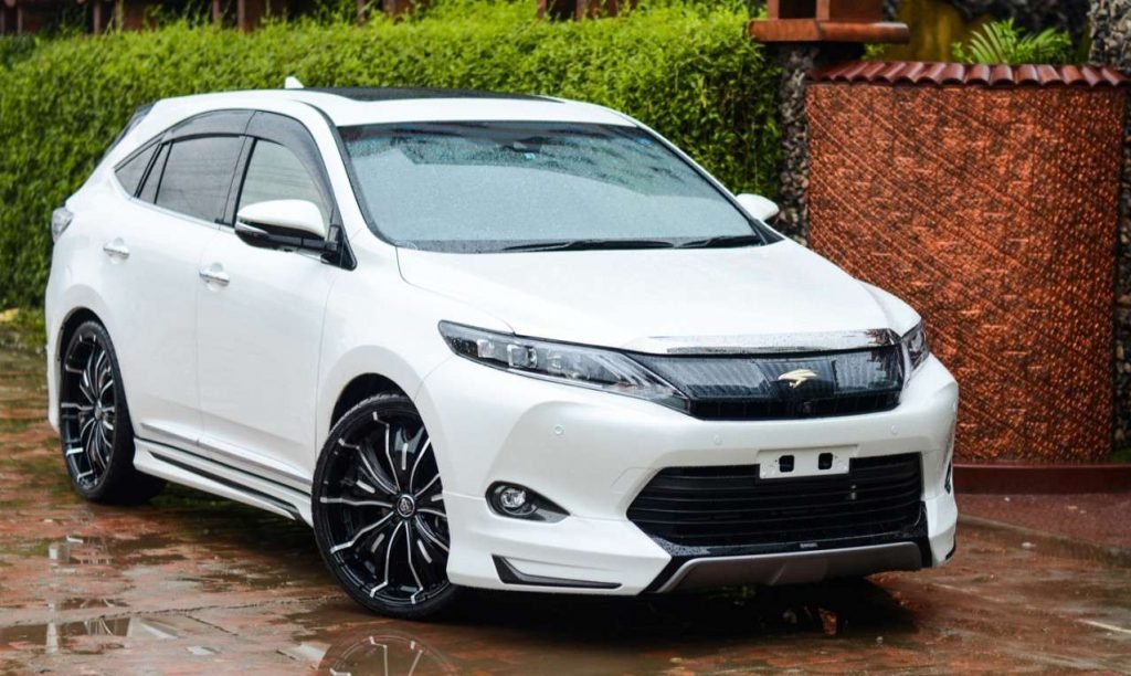 Toyota Harrier Hybrid SUV Rent In Ashuliya Dhaka