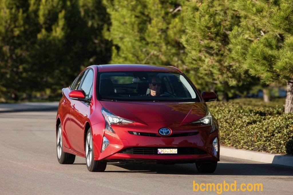 2016_Toyota_Prius luxury car rent Dhaka