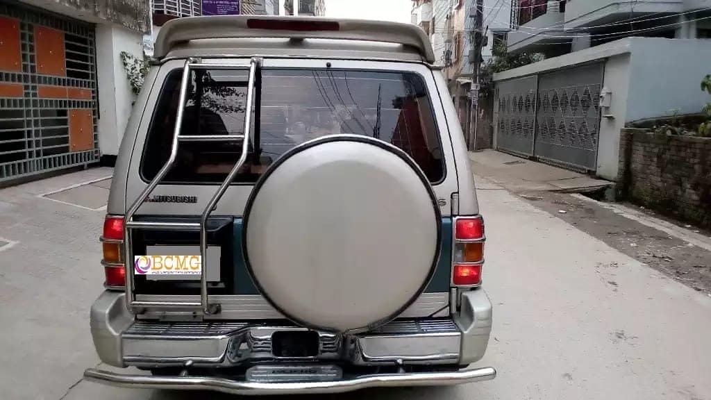 Car Rental service in Haji Afsaruddin Road Dhaka Bangladesh