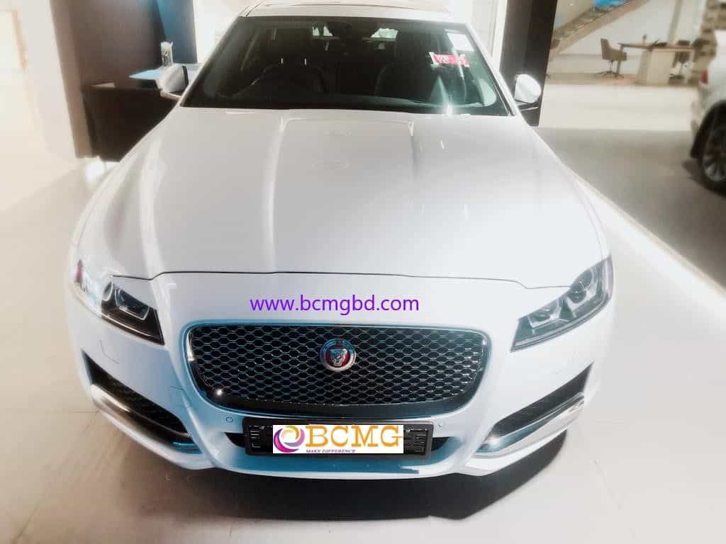 Luxury car rent in Dhaka